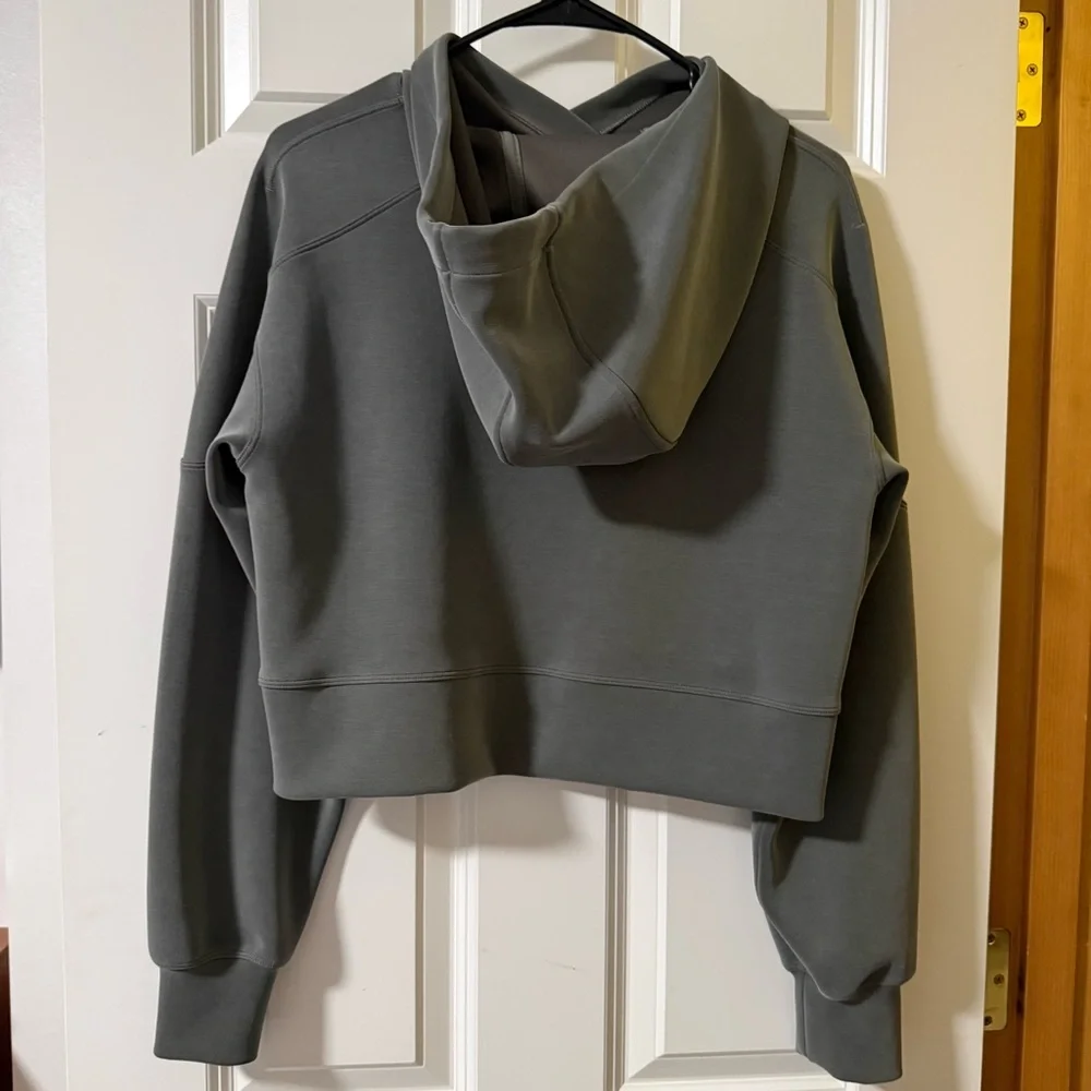 Lululemon // Get Centred Crop Hoodie // Grey Sage - Picture 4 of 5